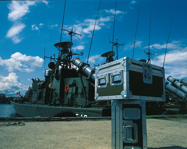 En af de første Flightcases leveret til det Danske Forsvar