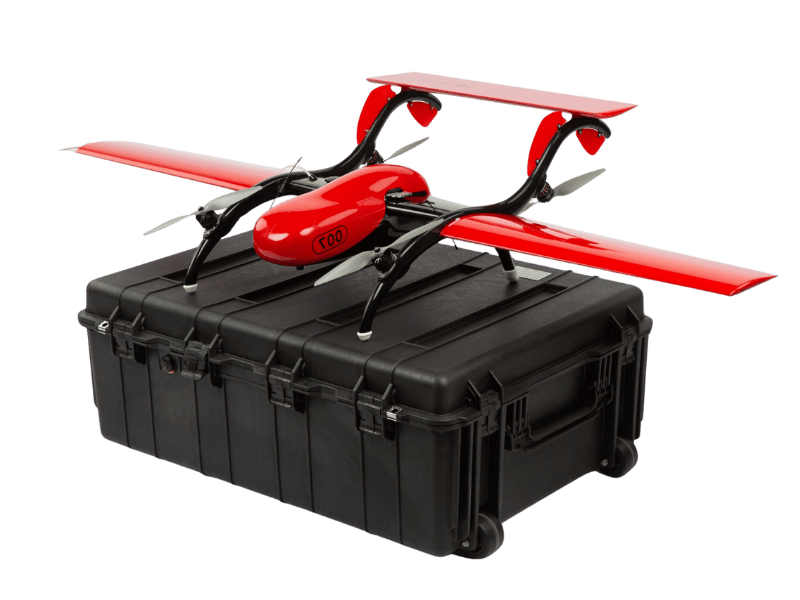 Rød drone på professionel beskyttelseskuffert